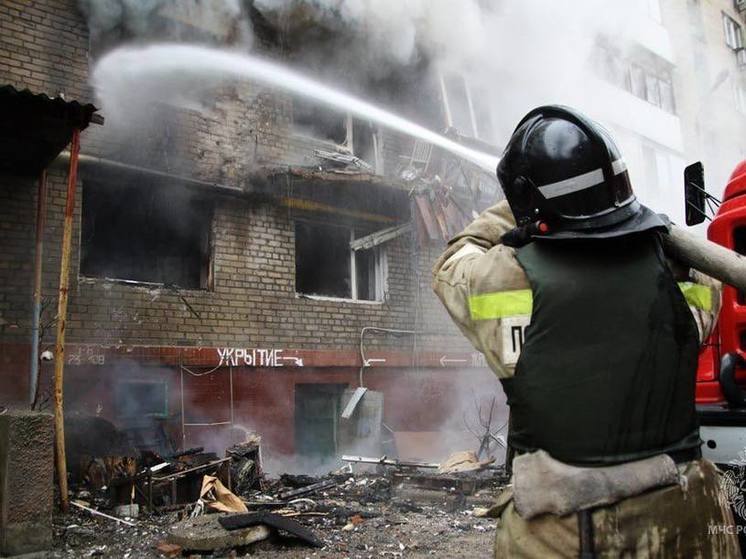 Пожарные ДНР спасли трех человек в Киевском районе Донецка