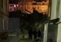 В центре Санкт-Петербурга произошло обрушение части жилого многоквартирного дома, видео ЧП уже попало в Сеть