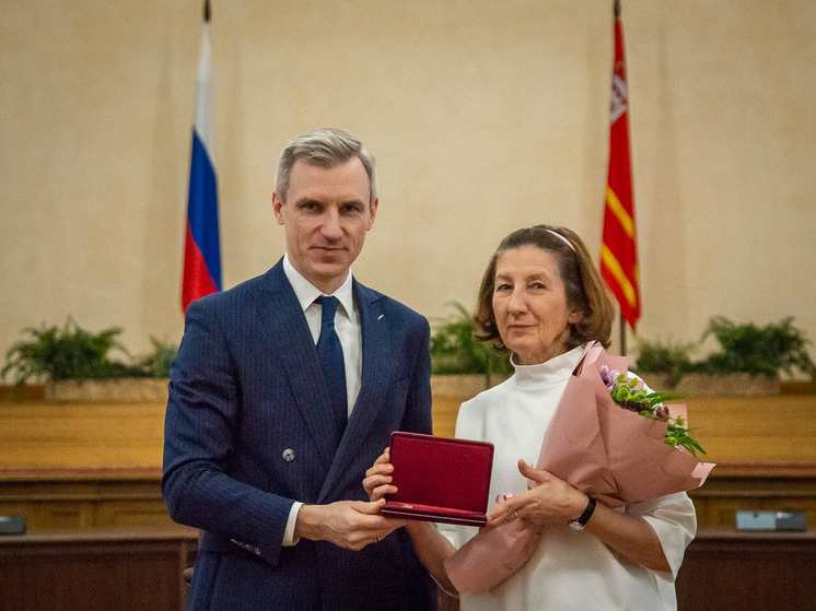 Сотрудникам Смоленского Драматического театра вручили государственные награды