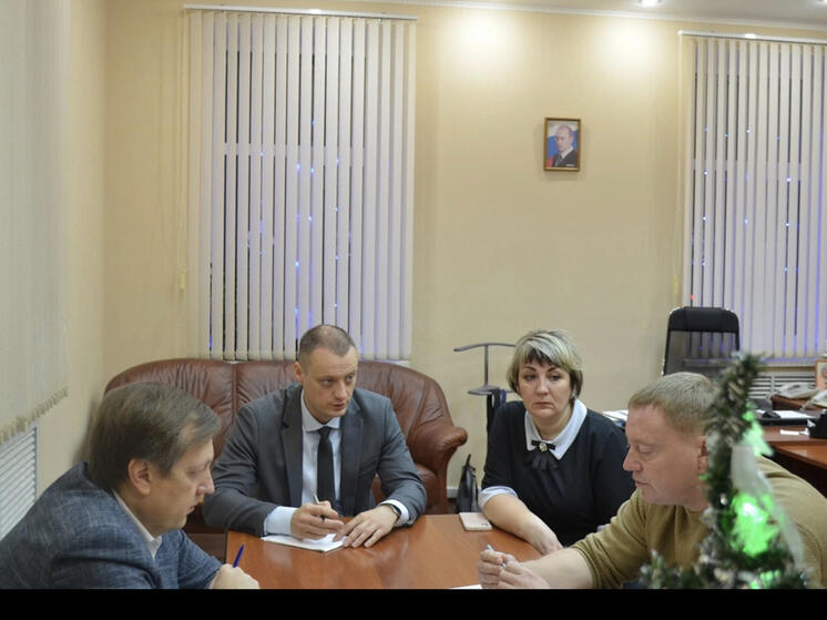 Глава Ярцевского района Роман Захаров провел очередное рабочее совещание