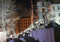 Шестиэтажный дом обрушился в центре Петербурга в ночь на 20 декабря. Сообщение о происшествии поступило в дежурную часть в 02:02, сообщили в пресс-службе ГУ МЧС по Петербургу.