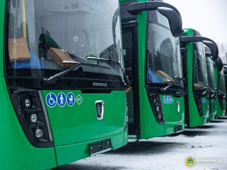 Свердловский губернатор поручил закупать вместительный пассажирский транспорт