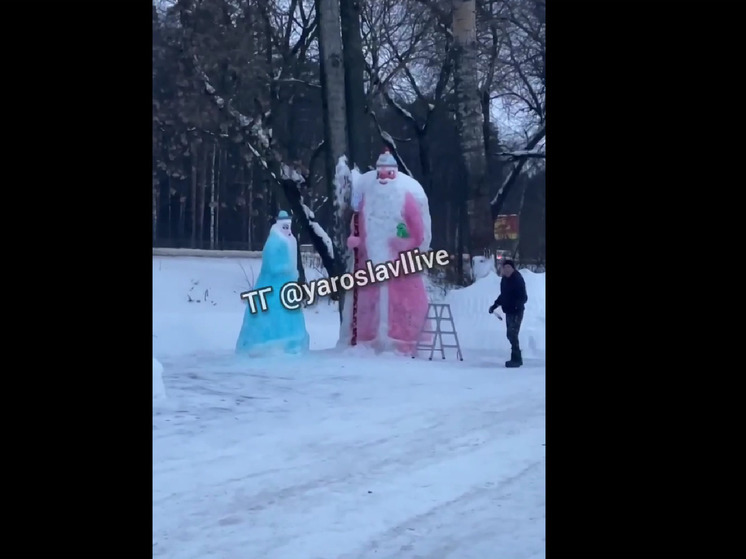 Ярославцы начали украшать город снежными скульптурами