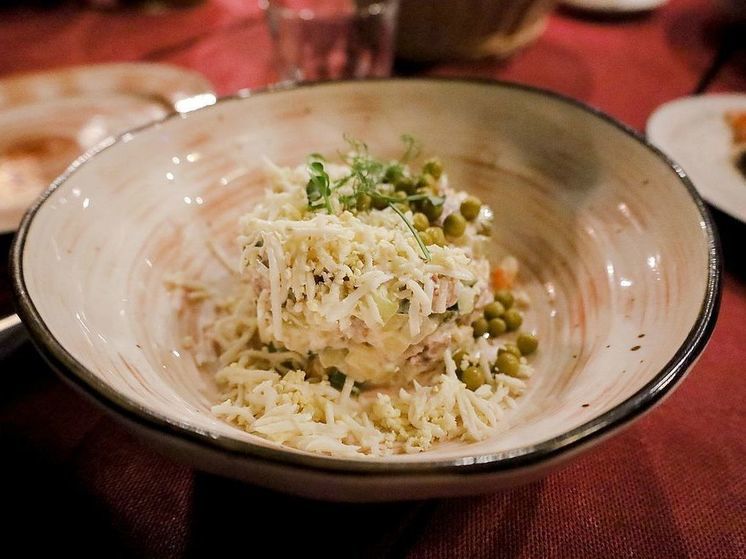 Салат оливье в России за месяц подорожал почти на 9%