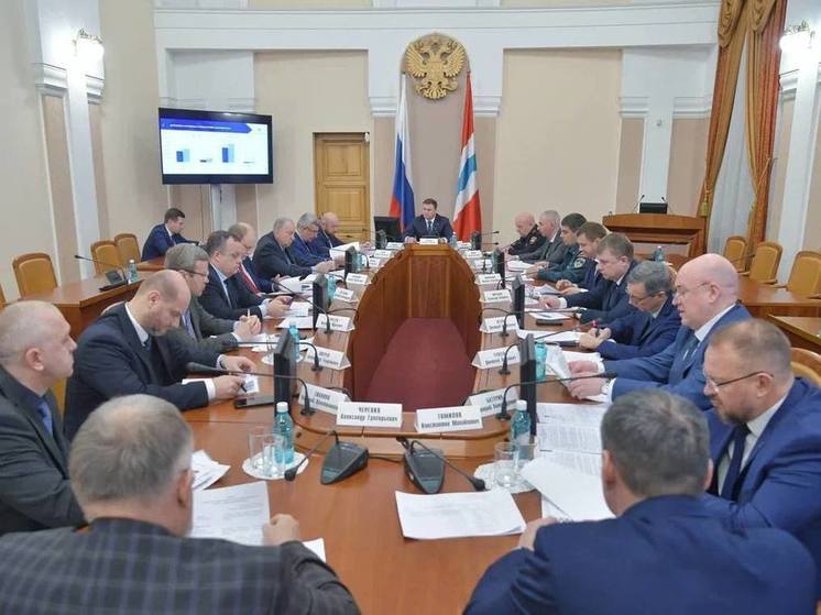 Губернатор Омской области Виталий Хоценко провел итоговое заседание комитета по безопасности на дорогах