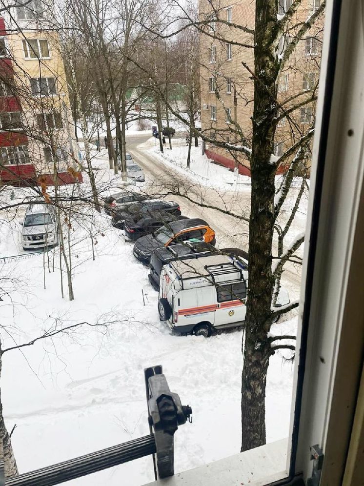 Мужчину без сознания спасли из запертой квартиры в Чехове