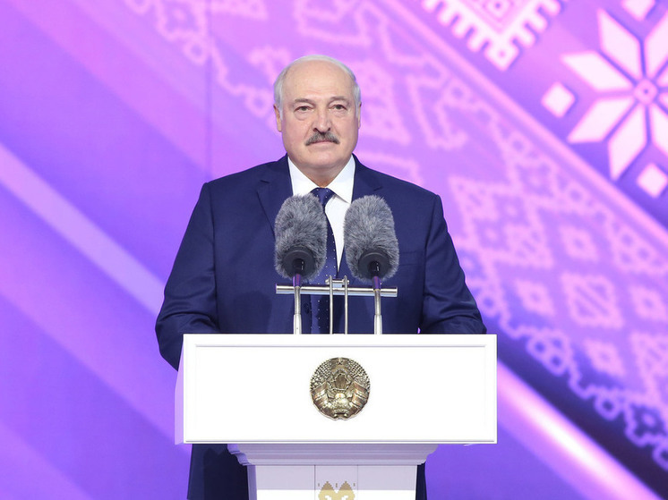 Лукашенко одобрил продление безвизового режима для граждан Латвии, Литвы и Польши