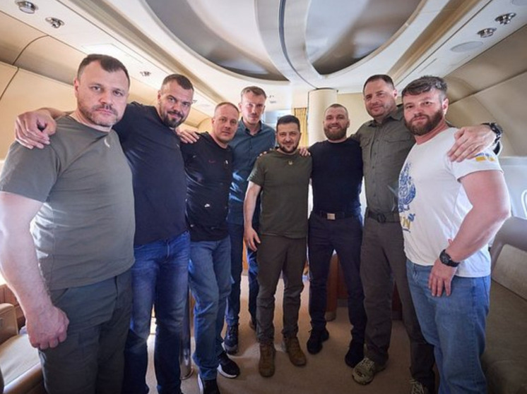 WSJ: командиров «Азова» обменяли на Медведчука при посредничестве Абрамовича