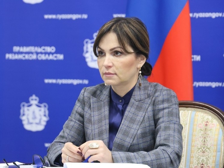 Зампред Юлия Швакова стала участницей заседания с главой Минпромторга РФ