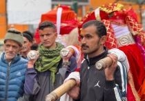 В Индии муж мечом отрубил голову жене из-за того, что она вовремя не принесла ему любимый чай