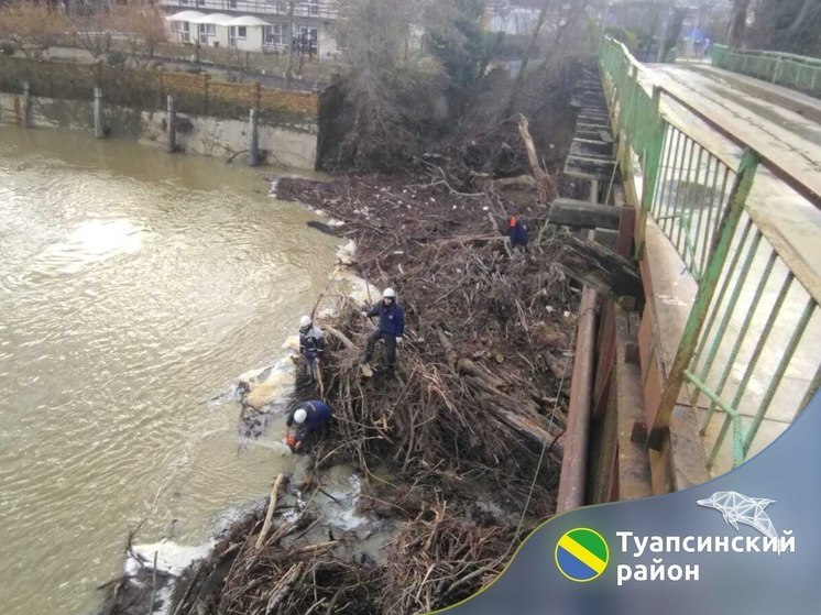 В Туапсинском районе начали расчистку реки Шапсухо