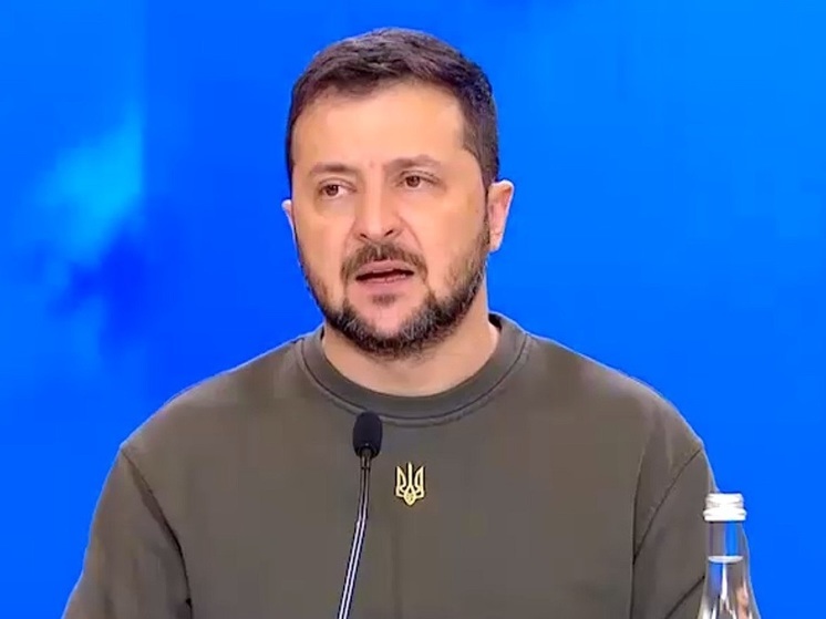 Киевский политолог: Зеленский вел себя на пресс-конференции враждебно и надменно