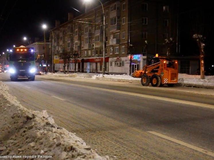 Предстоящей ночью в Рязани будут вывозить снег с 10 улиц
