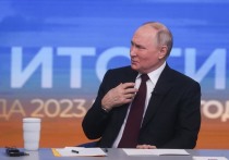 Государственный секретарь США Энтони Блинкен согласился с президентом России Владимиром Путиным о том, что постоянная поддержка Украины со стороны Вашингтона имеет решающее значение для Киева