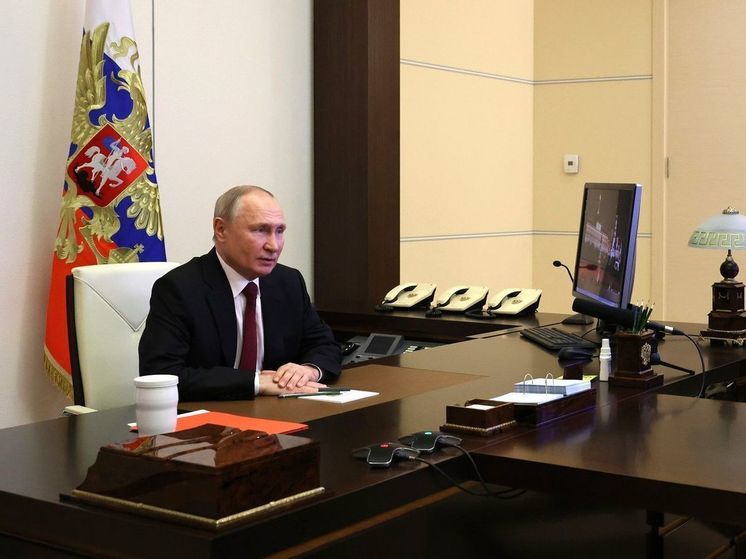 Путин отметил востребованность восточного направления железных дорог0
