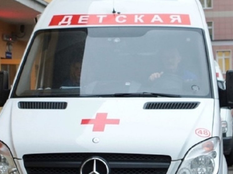 Более 100 детей сняли из поезда Тюмень - Адлер и отправили в больницу в Саратове