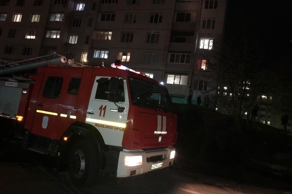В Курской области потушили загоревшийся компьютер в офисном помещении
