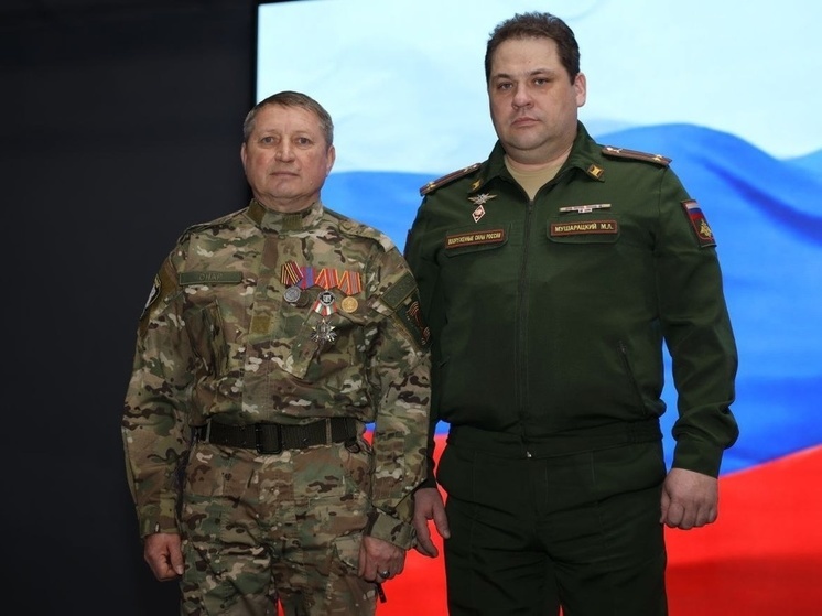 В Губкинском бойцов СВО наградили медалями за проявленную на фронте храбрость