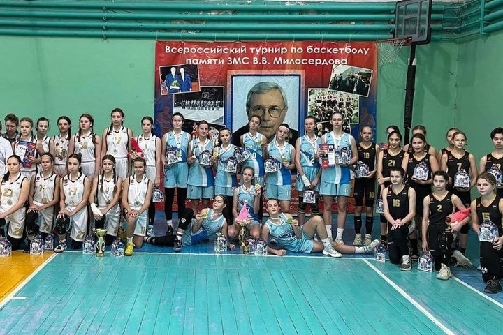 В турнире памяти Заслуженного мастера спорта В.В. Милосердова победила команда из Орловской области