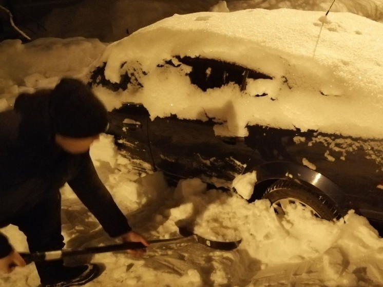 В Перми судебные приставы разыскали машину должника в сугробе