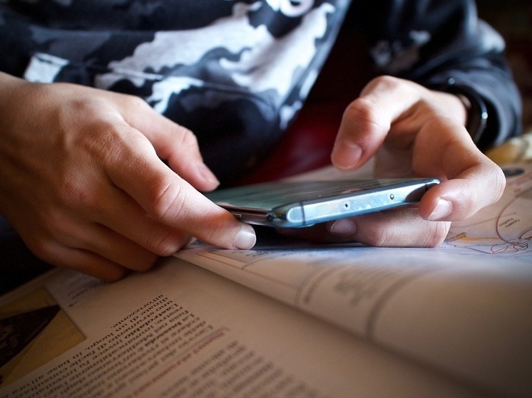 Белгородские школьники не смогут пользоваться телефонами во время уроков