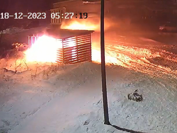 Велосипедист ранним утром поджег помойку в Петрозаводске