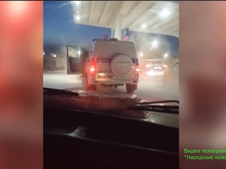 В Братске полицейский спас водителя, у которого кончился бензин