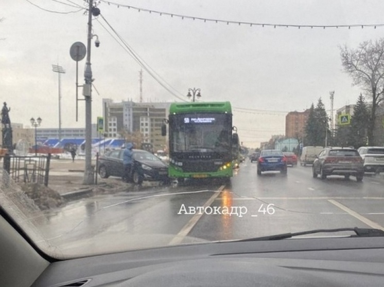 В Курске на Ленина случилось очередное ДТП с участием «Волгабаса»