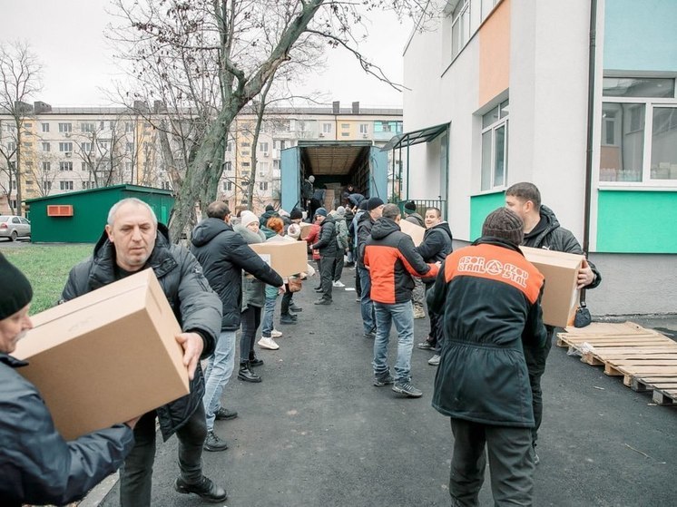 Двадцать тысяч подарков подготовил Санкт-Петербург для детей из ДНР