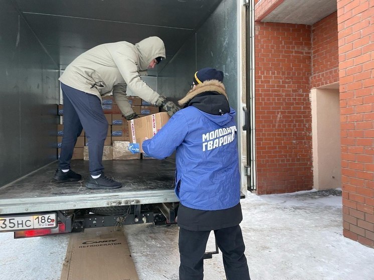 Югра передала детям из Макеевки полторы тонны гумпомощи