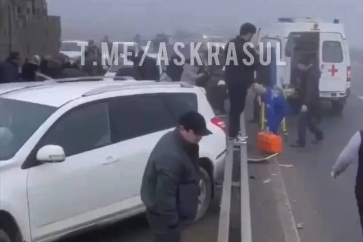 На трассе в Дагестане столкнулось 16 машин