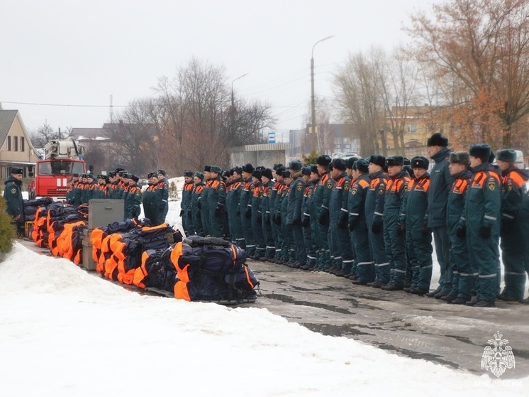 В Орле провели смотр готовности аэромобильной группировки сотрудников МЧС