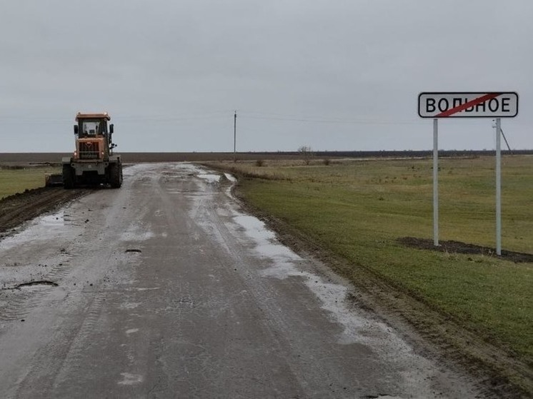 Специалисты приводят в порядок дороги Херсонщины