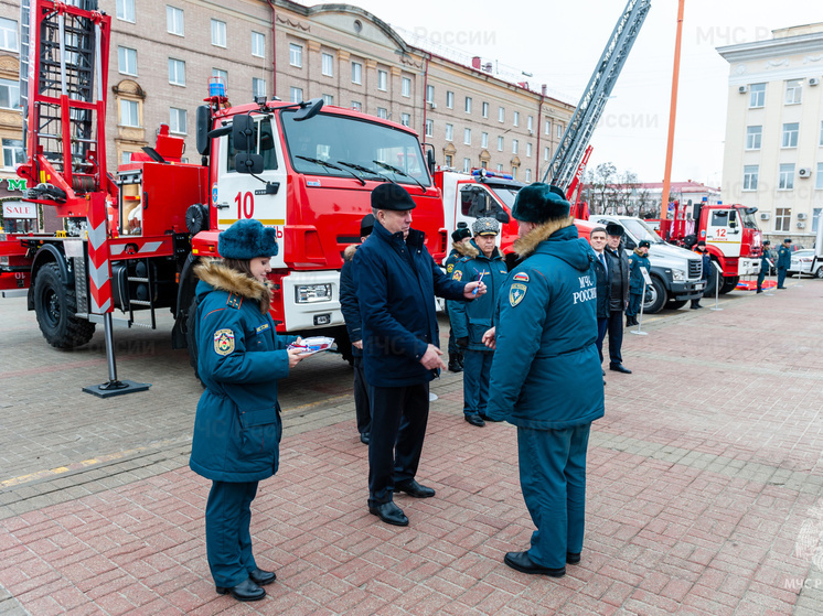 Автопарк Брянского пожарно-спасательного гарнизона пополнился новой спецтехникой