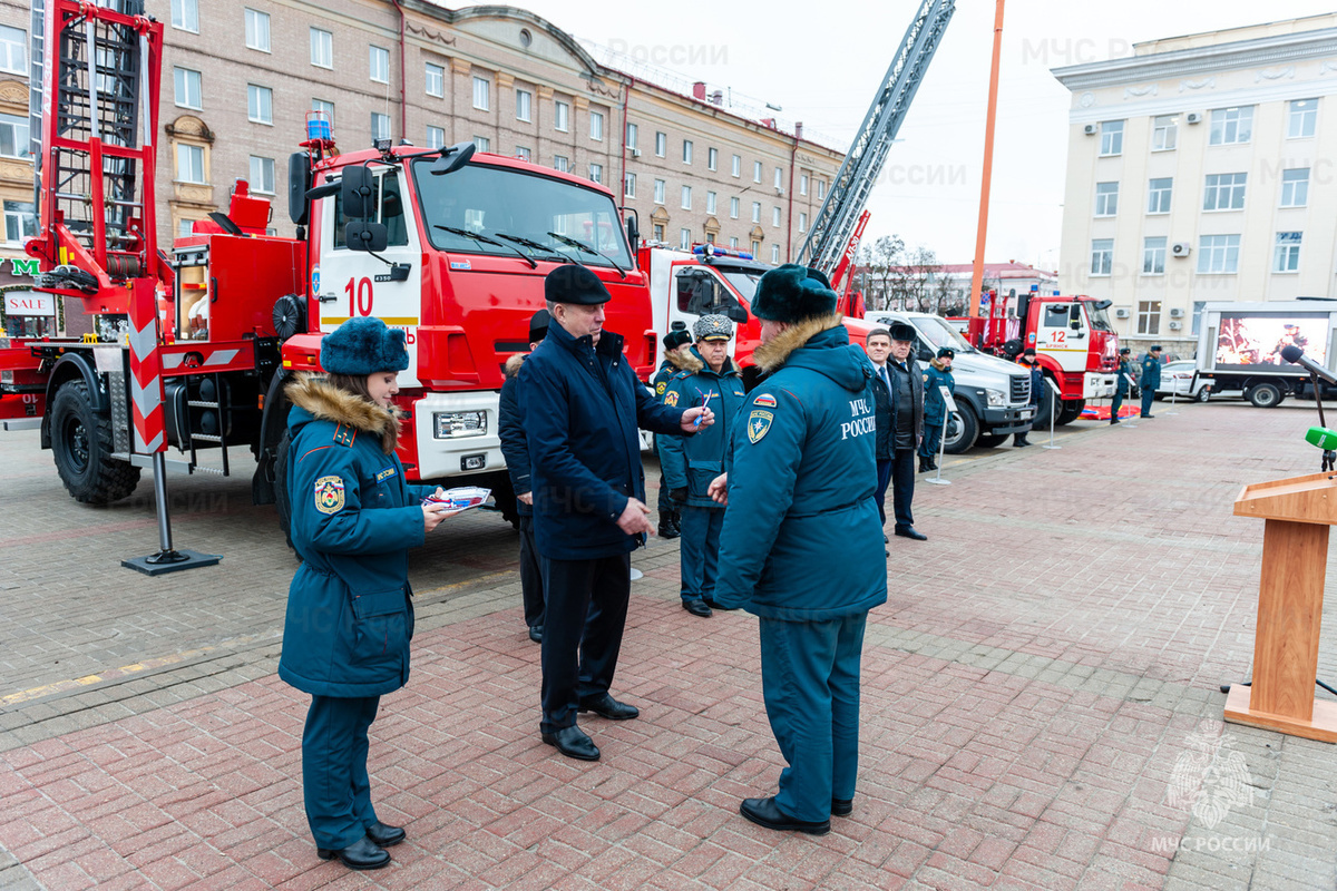 Автопарк Брянского пожарно-спасательного гарнизона пополнился новой спецтехникой