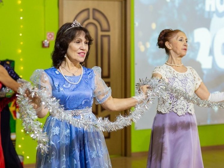 В Астрахани организовали праздничные мероприятия для пожилых людей
