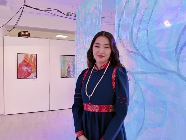В Улан-Удэ открылась первая персональная выставка художницы Номин Базаргуруевой