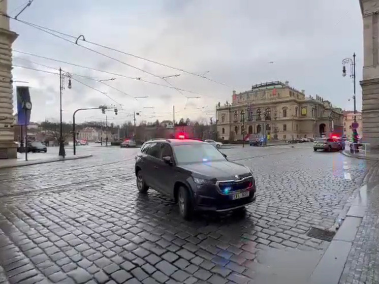 Появились подробности стрельбы в Праге: жителей призвали оставаться дома