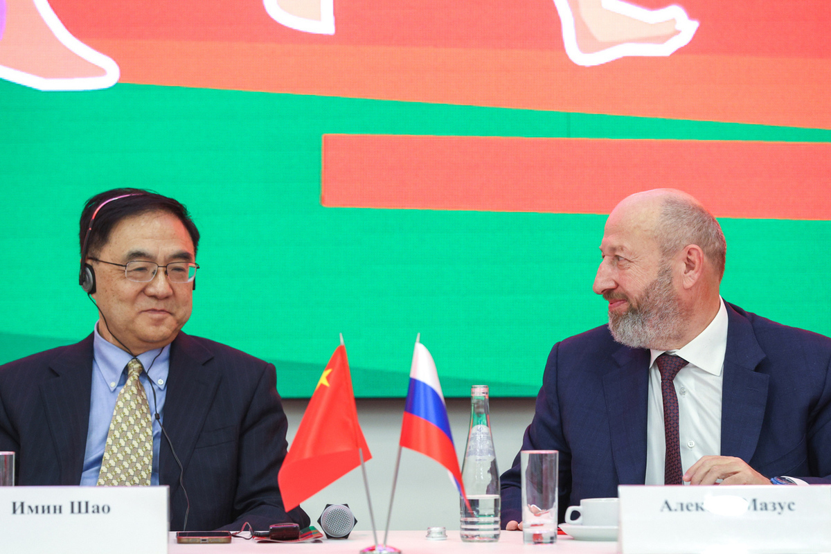 Москва и Пекин объединились против вич-инфекции