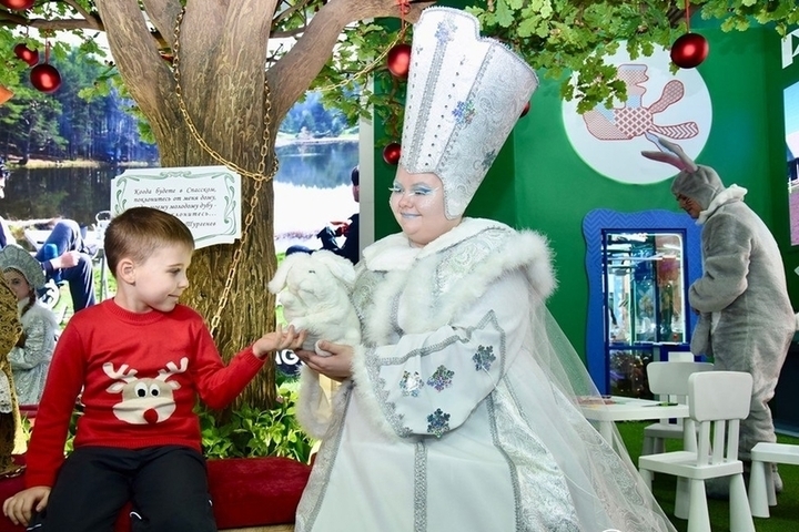 В Орловском павильоне на выставке «Россия» можно побеседовать с героями новогодних сказок