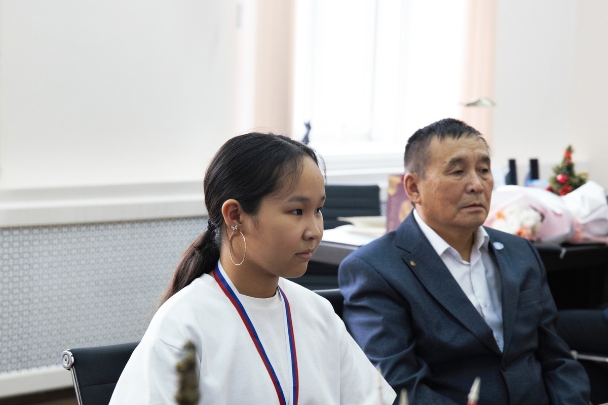 Russian chess champion Arina Irgit was honored at the Kyzyl City Hall