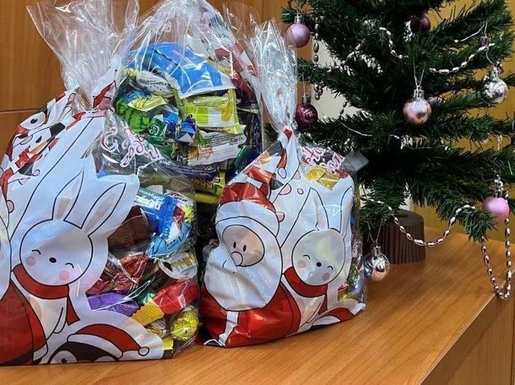 Для детей-сирот в Кирове организовали новогодний праздник