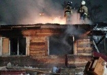 В Ногликах вечером 21 декабря вспыхнул жилой дом