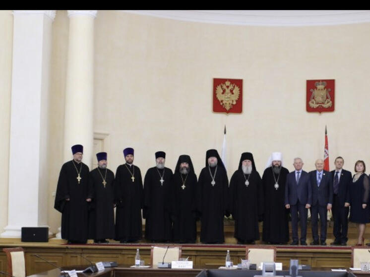 Митрополит Исидор принял участие в Смоленской региональной Рождественской Парламентской встрече