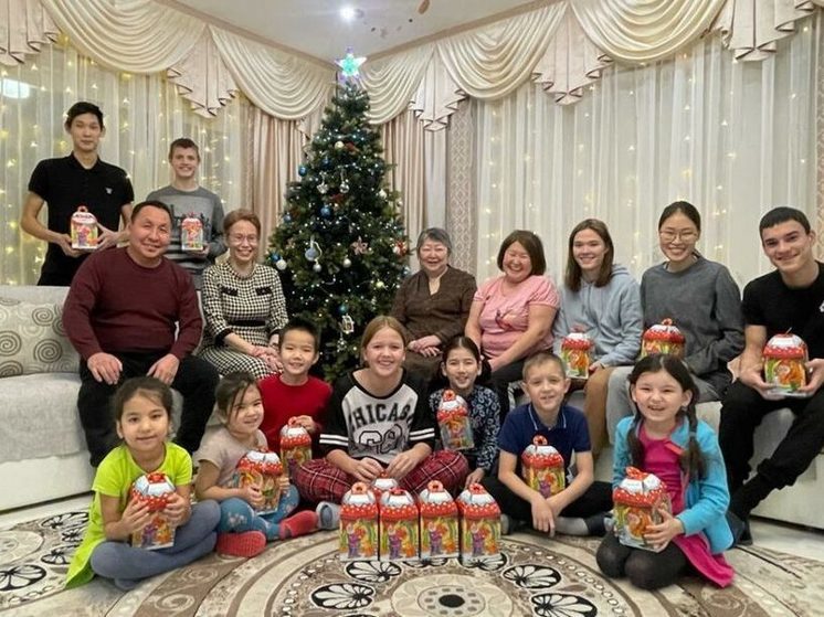 Глава Якутии объявил о повышении вознаграждений приемным родителям