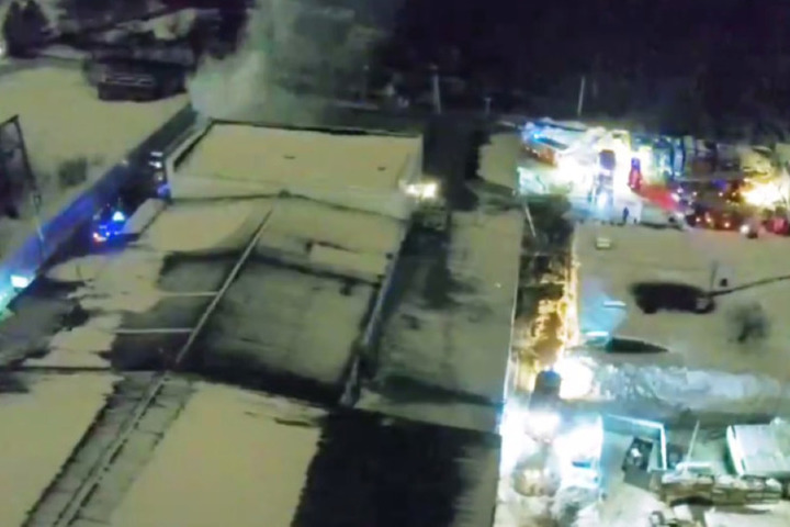 Крупный пожар произошел ночью на складе мясокомбината в Химках