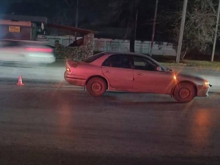 В Новочеркасске 42-летний мужчина попал под колеса автомобиля