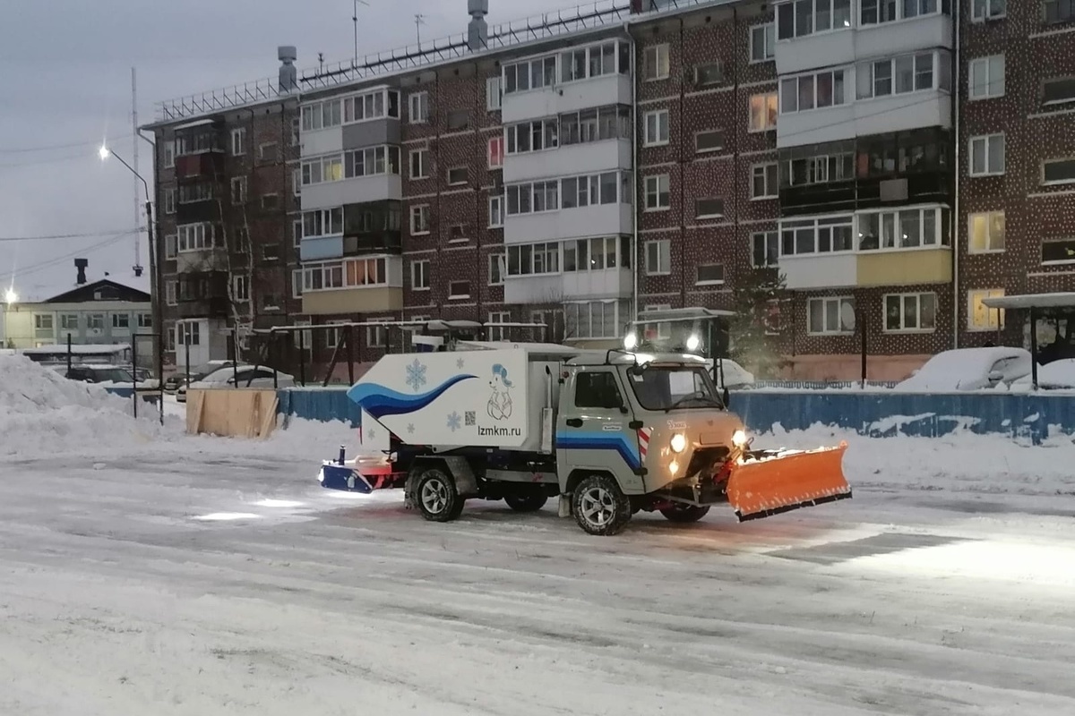 Специалисты архангельского «Водника» впервые обустраивают бесплатный каток на Левом берегу Архангельска