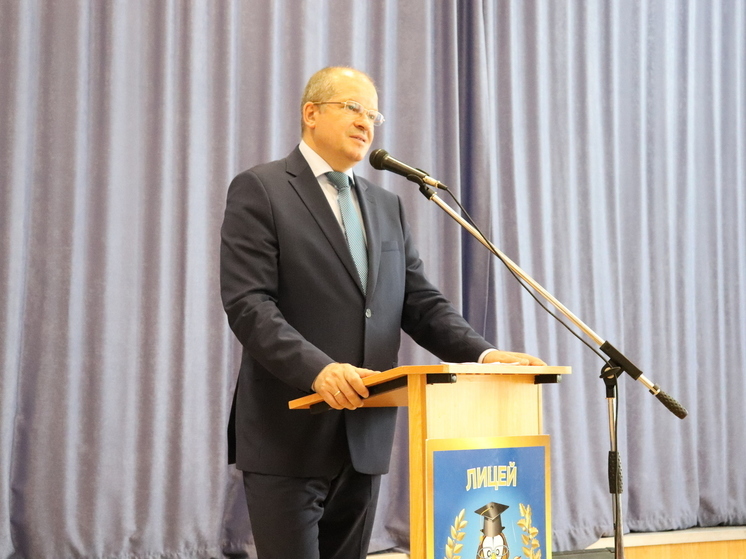Министр Аникеев назвал "Мою школу" лучшей платформой