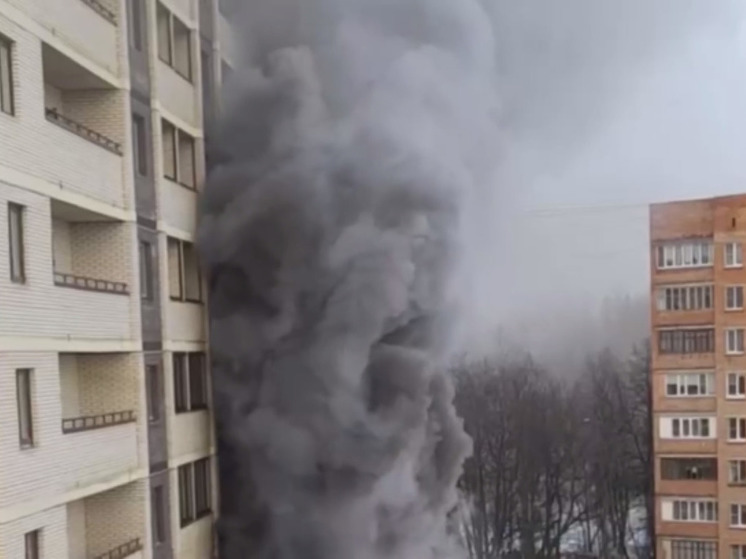 В Одинцово загорелась башня-долгострой на Маршала Жукова